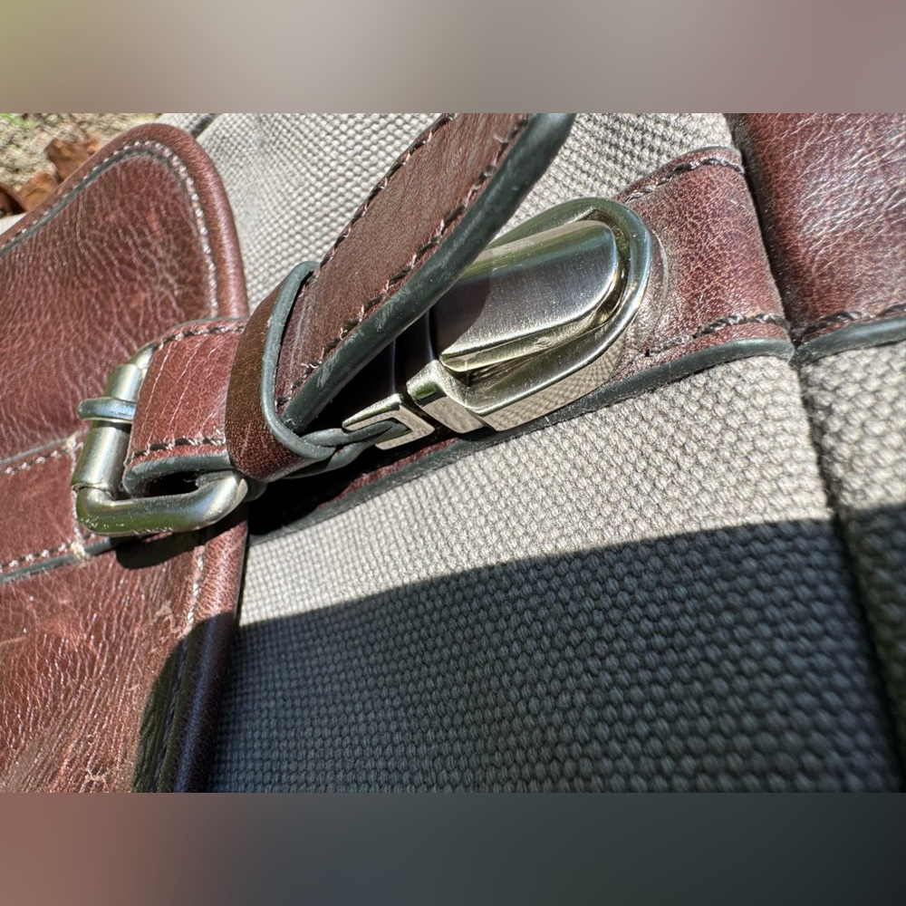 Fossil Graham Gray Canvas Messenger Bag - Picture 6 of 10